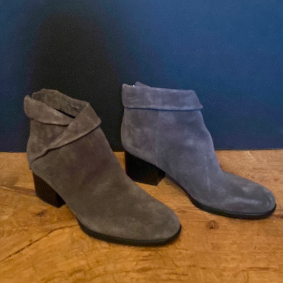 BORN  Abbe Boots Dark Grey -New! - Picture 1 of 4